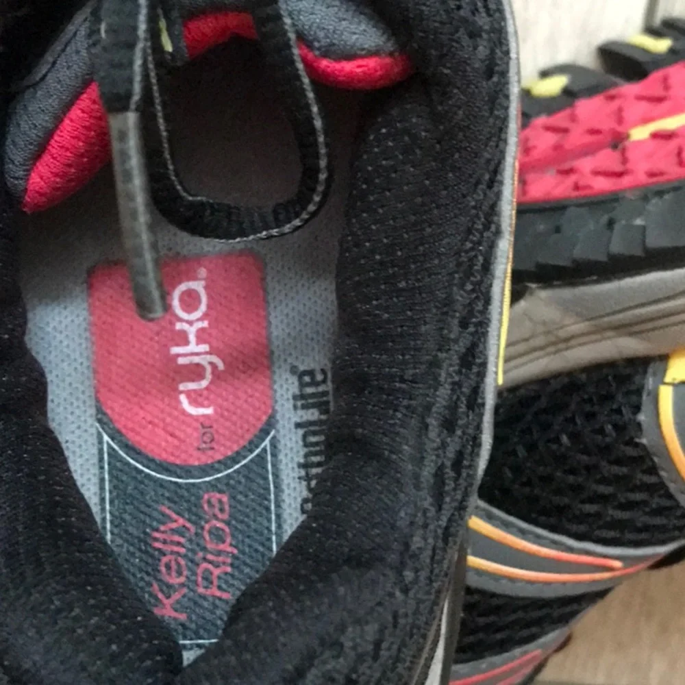 Ryka Trail Exodus Running Sneaker Black Gray Pink Women's SIZE 8